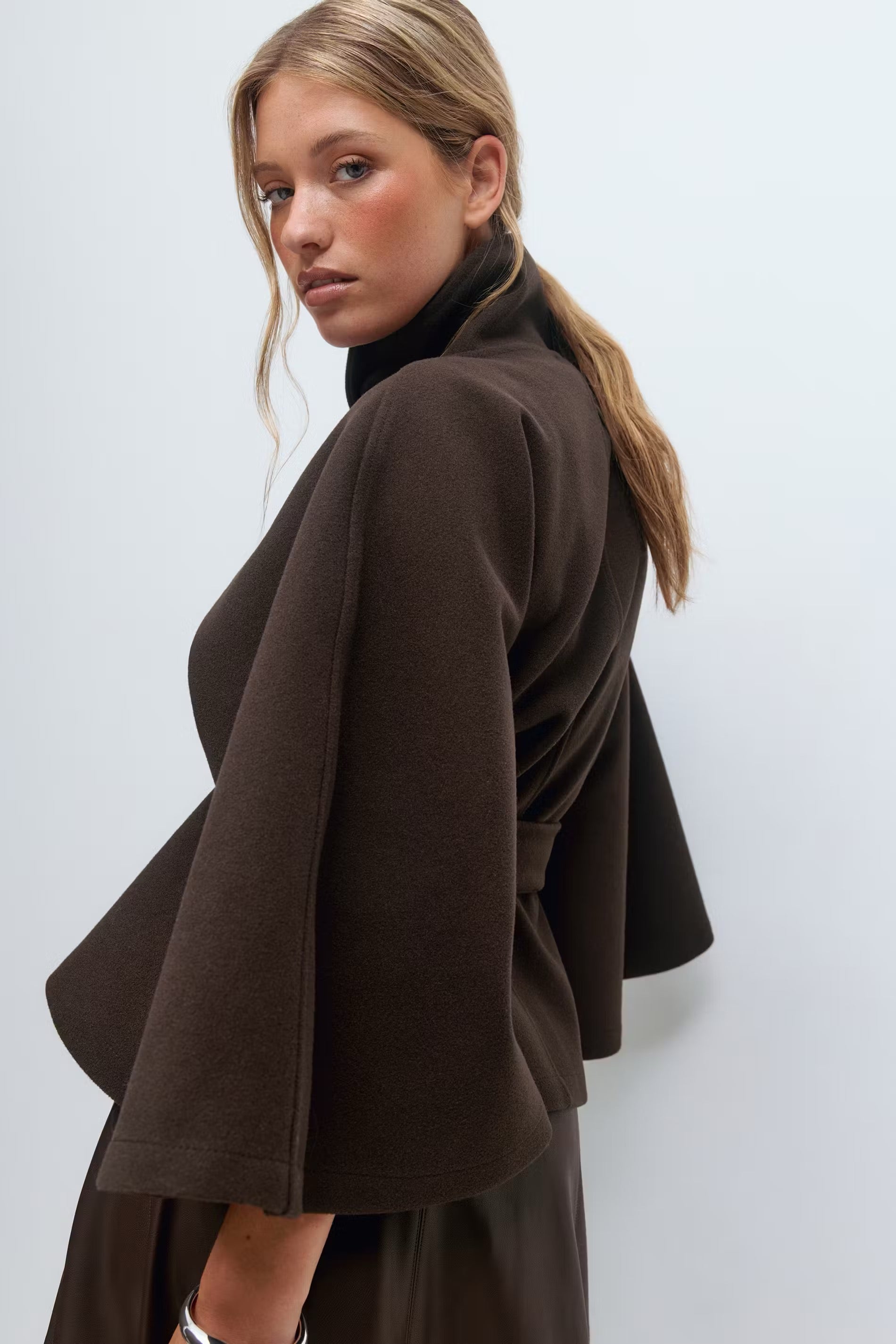 Mivaru I Viral Belt cape jacket