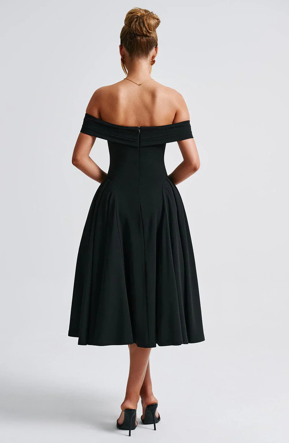 Alexander Saint Effortlessly Elegant Midi Dress