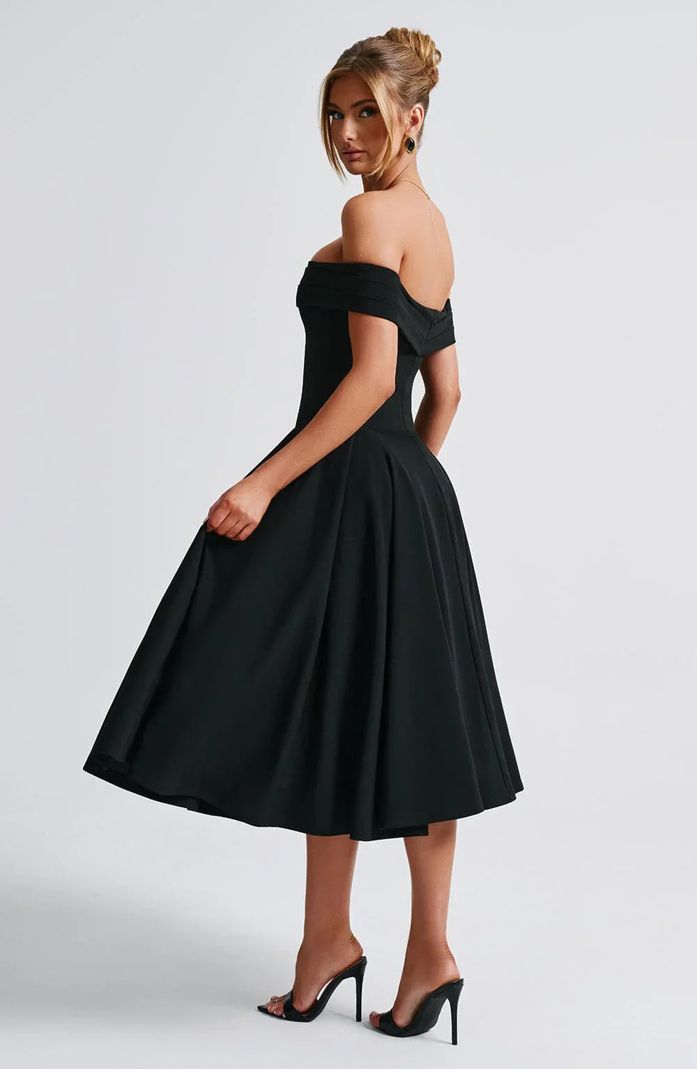 Alexander Saint Effortlessly Elegant Midi Dress